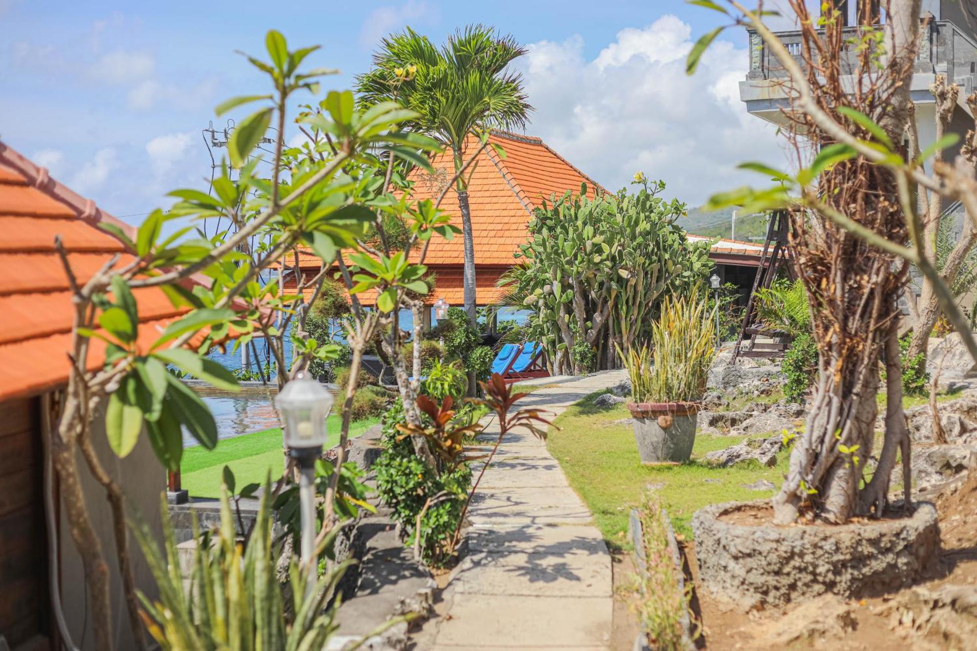 Manta Cottages With Sea View Batununggul Exteriör bild