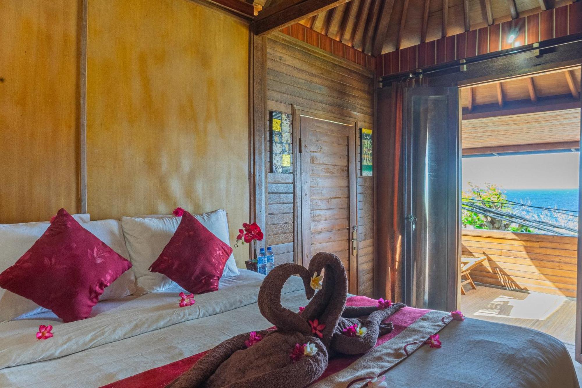 Manta Cottages With Sea View Batununggul Exteriör bild